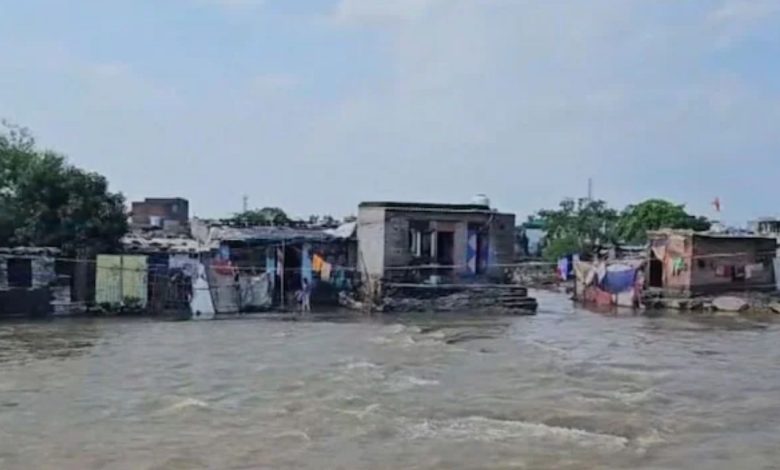 Rajasthan Rain News: Rain wreaks havoc in Rajasthan, forest department post collapses in Pratapgarh, three children die a painful death