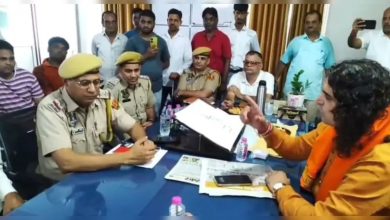 BJP MLA Viral Video: Will break your head... MLA's arrogance in Jaipur police station, said- "Sitting on the chair of the station in-charge, he reprimanded the officers