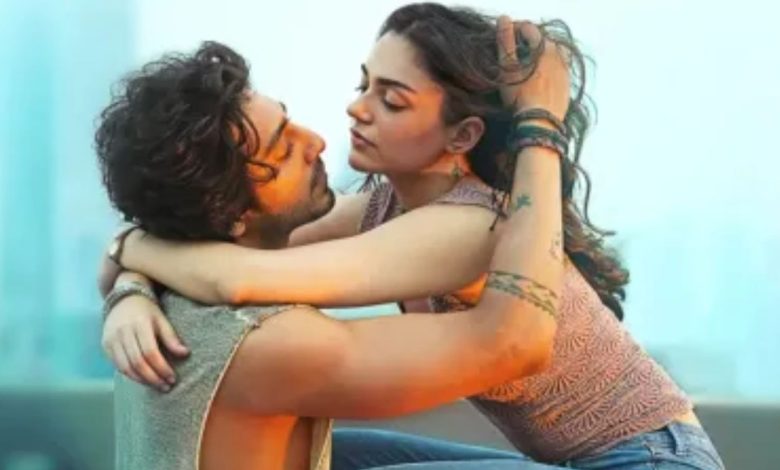 Sayara Box Office Collection: Sayara created a stir at the box office, earned ₹ 172.50 crores in the first week, Aamir-Salman left behind