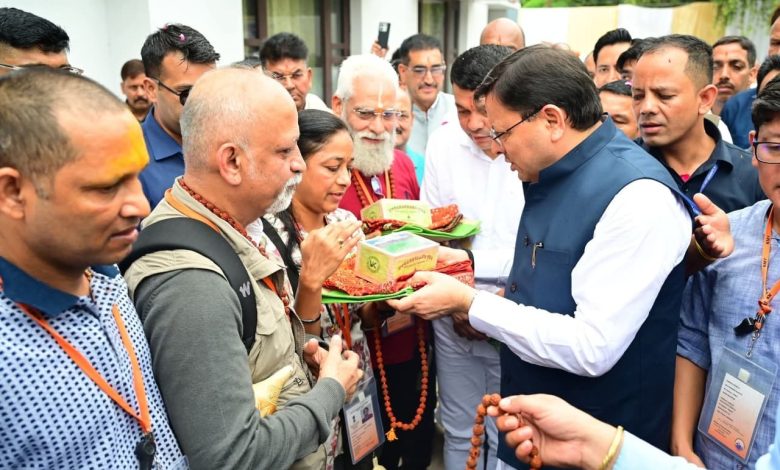 The first The first batch left from Tanakpur, Chief Minister Dhami inaugurated it by flagging offbatch left from Tanakpur, Chief Minister Dhami inaugurated it by flagging off