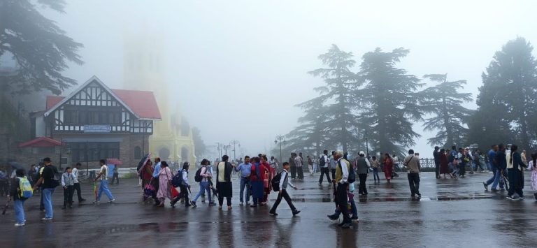 Torrential rains disrupt normal life, 793 roads closed