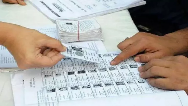 Bihar Election 2025: Entry of Pakistanis in Bihar, uproar over names found in voter cards