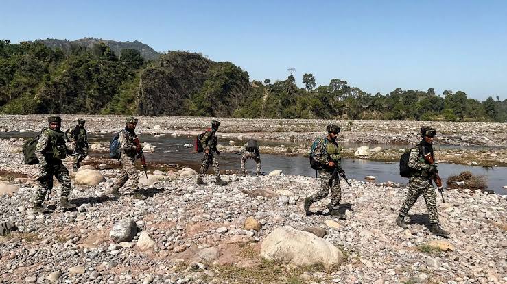 J&K Baramulla Encounter: Infiltration attempt failed in Baramulla, Jammu and Kashmir, Army cordoned off the entire area