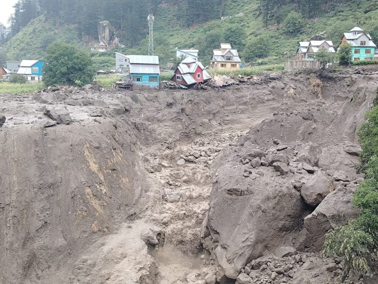 Cloudburst in Kishtwar: Cloud burst again in Pader of Kishtwar, 10 dead, rescue operation continues