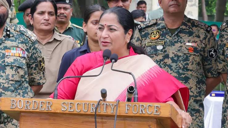 Delhi CM News Today: A person who went with a complaint attacked Delhi Chief Minister Rekha Gupta, police took him into custody