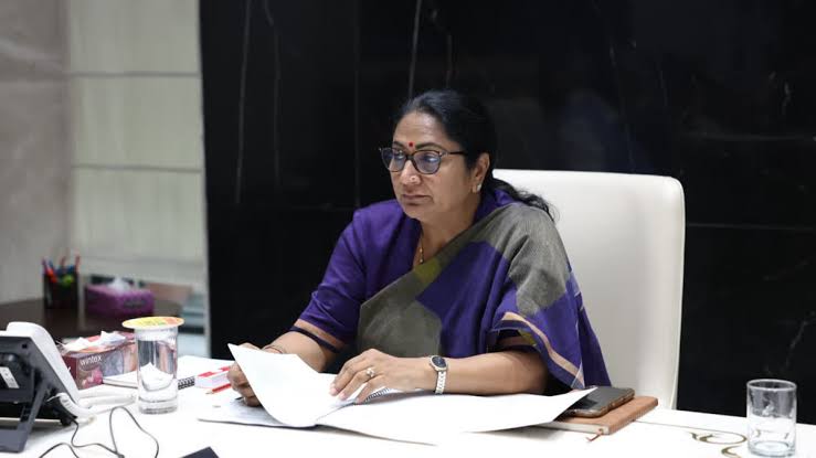 Attack on Delhi CM: Hand pulled, pushed and head hit on table, Delhi CM Rekha Gupta shocked by the attack