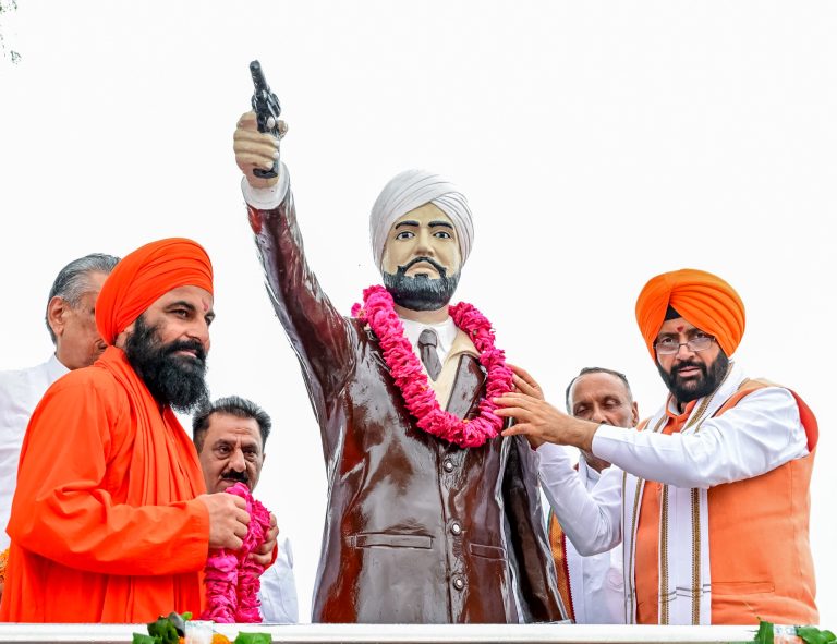 CM Nayab Singh Saini: पंजाब में शहीद उधम सिंह जी को मुख्यमंत्री सैनी ने श्रद्धांजलि
