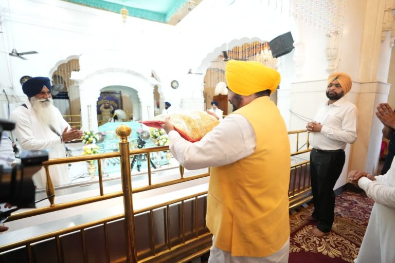 Punjab News: सीएम भगवंत मान का फतेहगढ़ साहिब दौरा, महिला सशक्तिकरण और ग्रामीण विकास की दिशा में बड़ा कदम