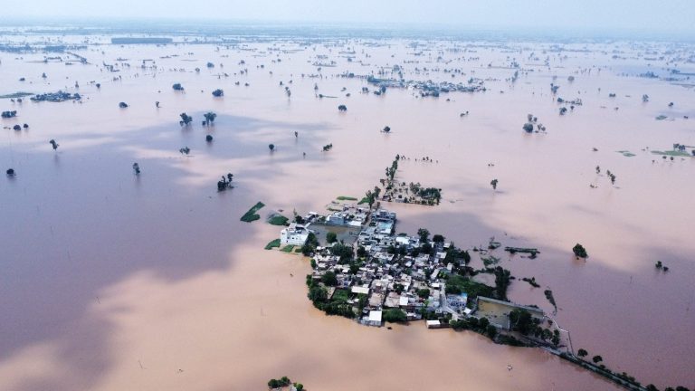 Flood in Punjab: बाढ़ प्रभावित जम्मू क्षेत्र के यात्रियों के लिए फिरोजपुर मंडल की विशेष रेल सेवा