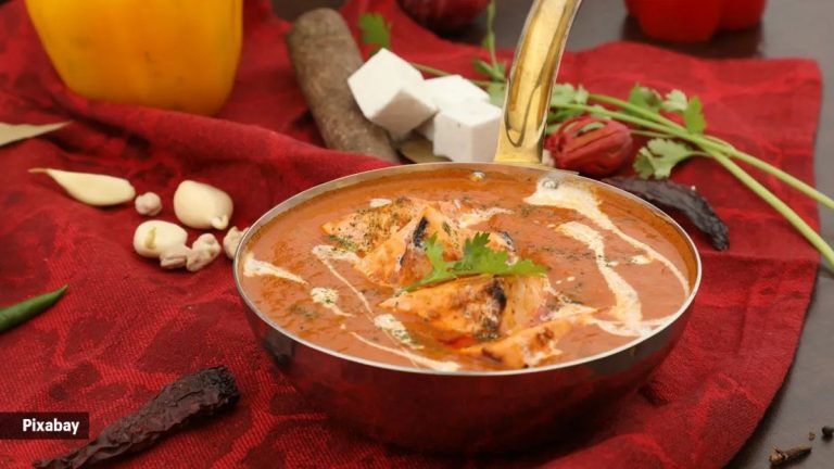 Uttar Pradesh News: Chicken leg piece found in Kadhai Paneer, administration strict on restaurant's negligence