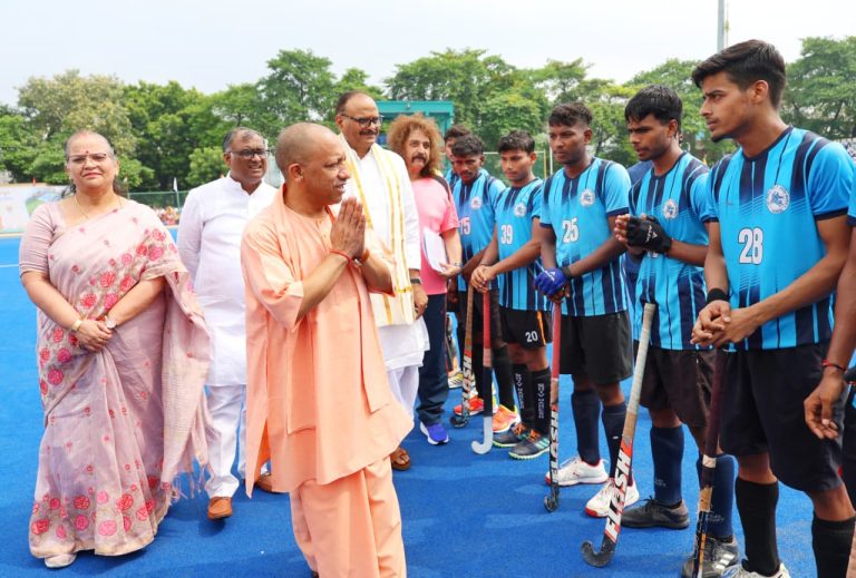 National Sports Day 2025: CM Yogi gave a big gift to the players on National Sports Day