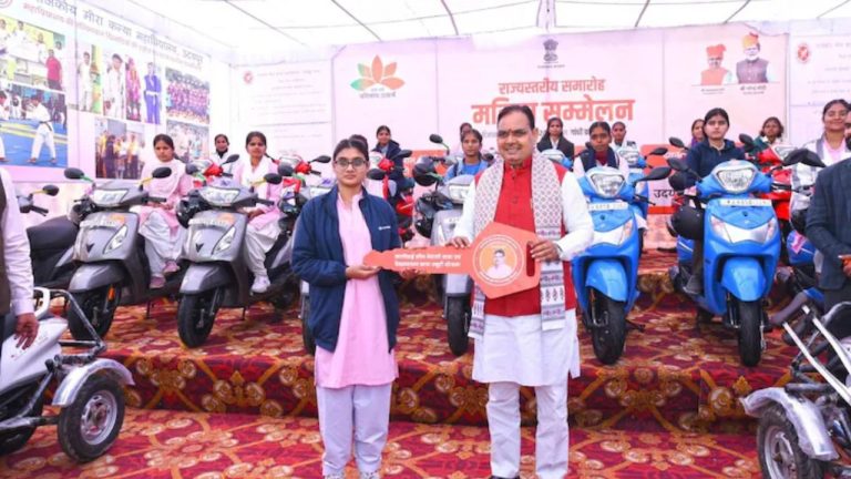 Rajasthan: Now topper girls in Rajasthan will not get scooty, know the new Padmakshi award scheme
