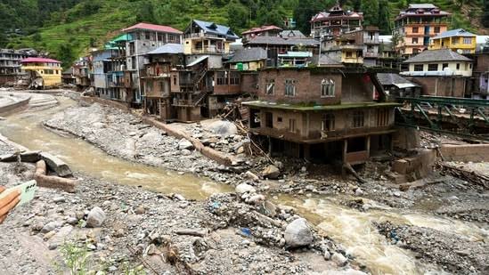 Rain Havoc: Rain and landslides cause devastation in 5 states! 41 people died in Jammu and Kashmir, 584 roads closed in Himachal, alert in Punjab