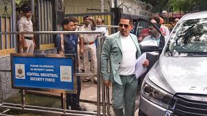 Robert Vadra News: Big blow to Gandhi family! Court notice to Robert Vadra in money laundering case