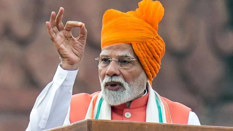 PM Modi Speech 2025: Direct message to Pak-US, gift to youth and praise for RSS, what did PM Modi say in his 103-minute speech?