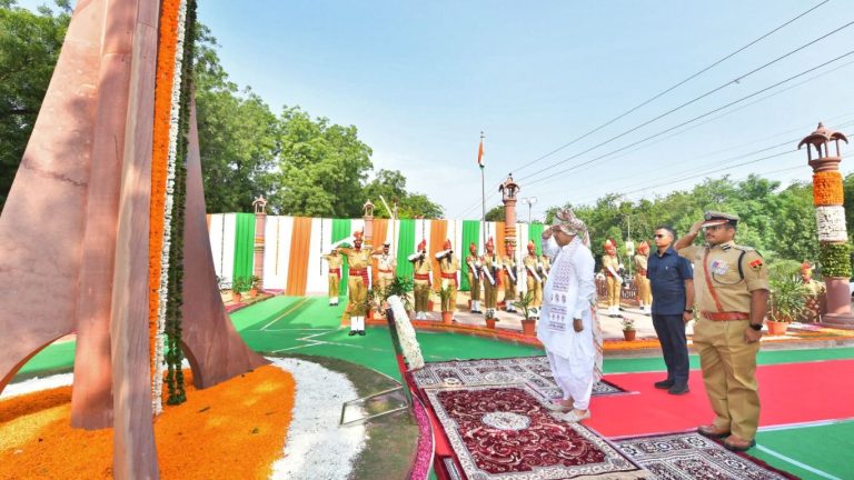 Rajasthan CM Bhajanlal Sharma: In Jodhpur, CM Bhajanlal Sharma paid tribute to the martyrs, paid tribute by offering flower chakra.