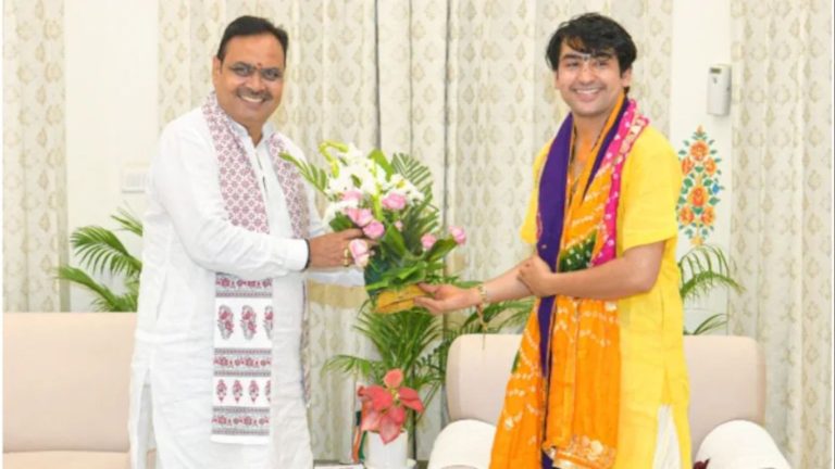 Rajasthan Politics: Dhirendra Shastri's statement on 'Hindu Rashtra', meeting with CM Bhajanlal Sharma raised the political temperature