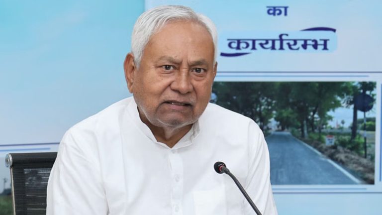CM Nitish Kumar: CM Nitish expressed grief over the West Bengal road accident, said- I am with the family in this hour of grief