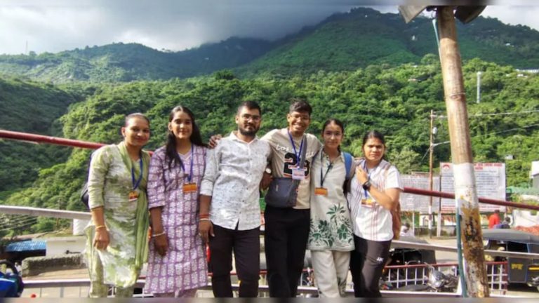 Jammu Kashmir Landslide: Passengers from Jodhpur trapped in Jammu and Kashmir landslide are safe, family members heaved a sigh of relief