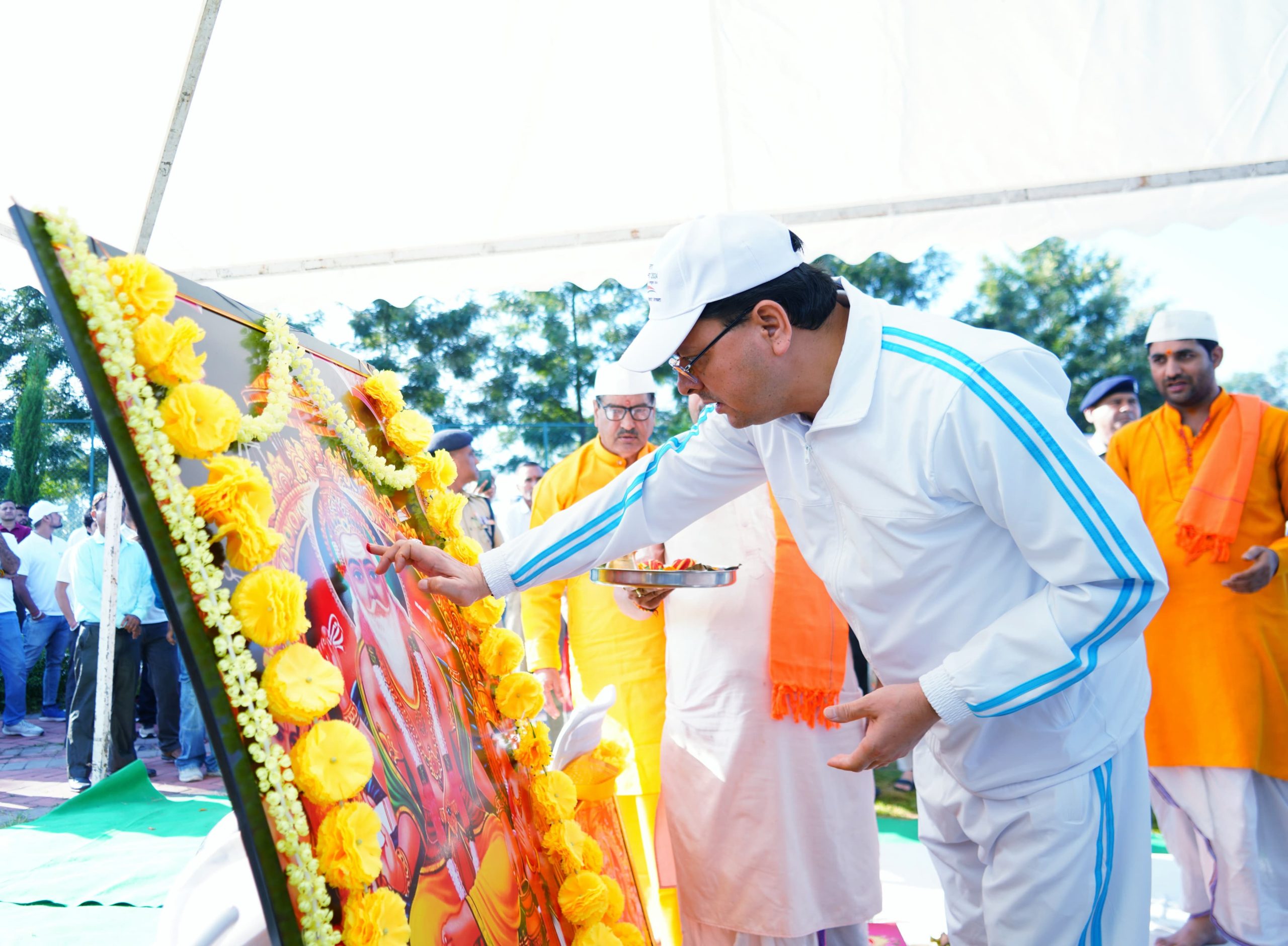 A grand Swachhotsav was organised in Dehradun on the occasion of PM Modi's birthday, emphasising on cleanliness and environmental protection.