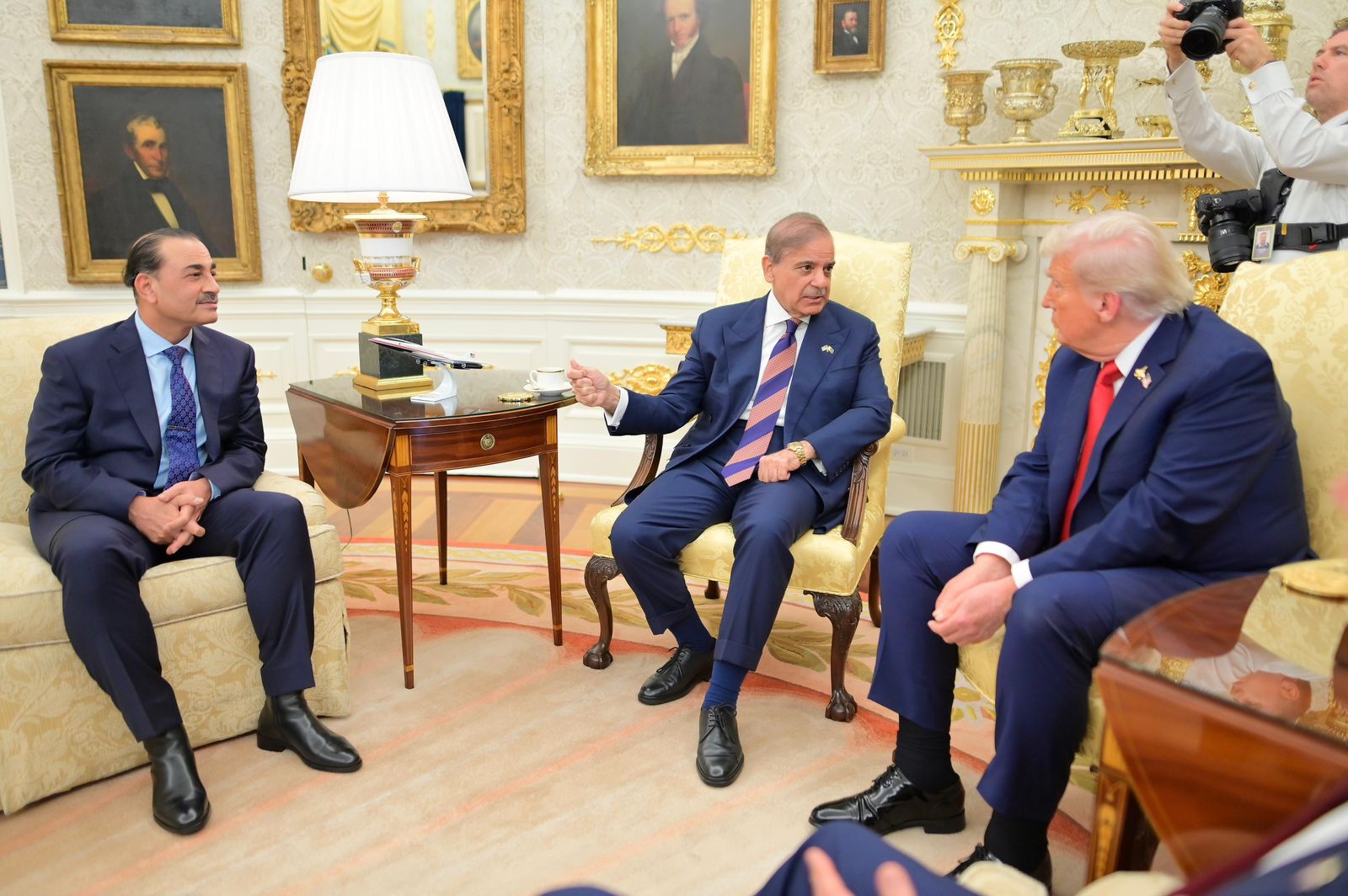 Trump-Shehbaz Meeting: Shahbaz Sharif openly insulted his own foreign minister during the meeting with Trump