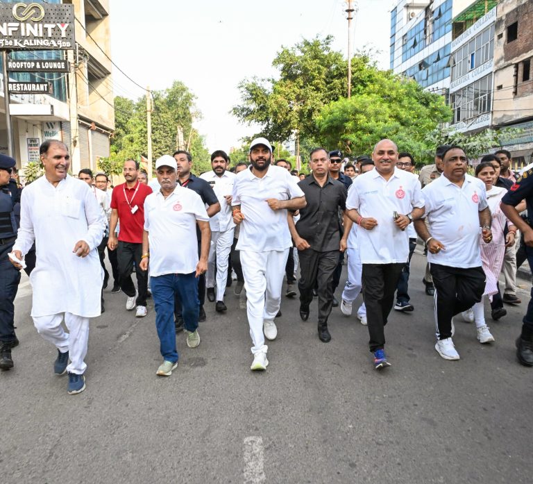 Namo Youth Marathon: मोदी के जन्मदिन पर हरियाणा में सीएम सैनी ने मैराथन दौड़कर दिया नशामुक्ति का संदेश