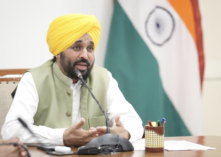 CM Bhagwant Mann: पंजाब सरकार का महिलाओं को बड़ा तोहफा, हर महीने 1100 रुपये की आर्थिक मदद का ऐलान