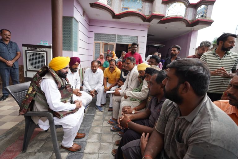 Punjab Flood: बाढ़ राहत में आप सरकार की सेवा भावना और समर्पण, मुख्यमंत्री ने निभाई अग्रणी भूमिका