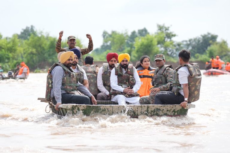 Flood Disaster in Punjab: आपदा ग्रस्त घोषित पंजाब, सभी 23 जिलों में भारी तबाही, स्कूल-कॉलेज 7 सितंबर तक बंद