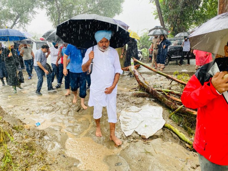 Punjab Flood Relief Fund: 12 हजार करोड़ के SDRF फंड पर घमासान, हकीकत या हेरफेर? पंजाब सरकार और केंद्र आमने-सामने