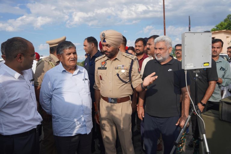 Governor Gulab Chand Kataria: पंजाब में भारी बाढ़ की तबाही, गवर्नर गुलाब चंद कटारिया का दौरा और बड़ी घोषणाएं