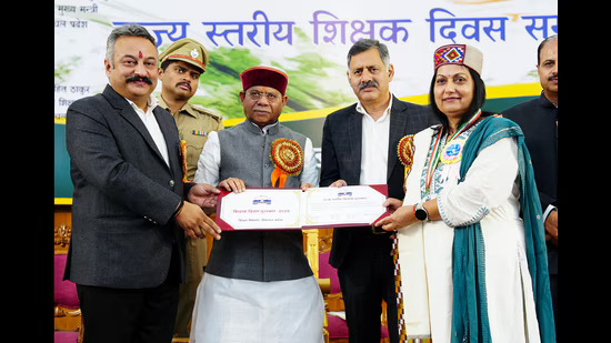 In Himachal, the Governor honored 32 teachers on Teachers' Day 2025