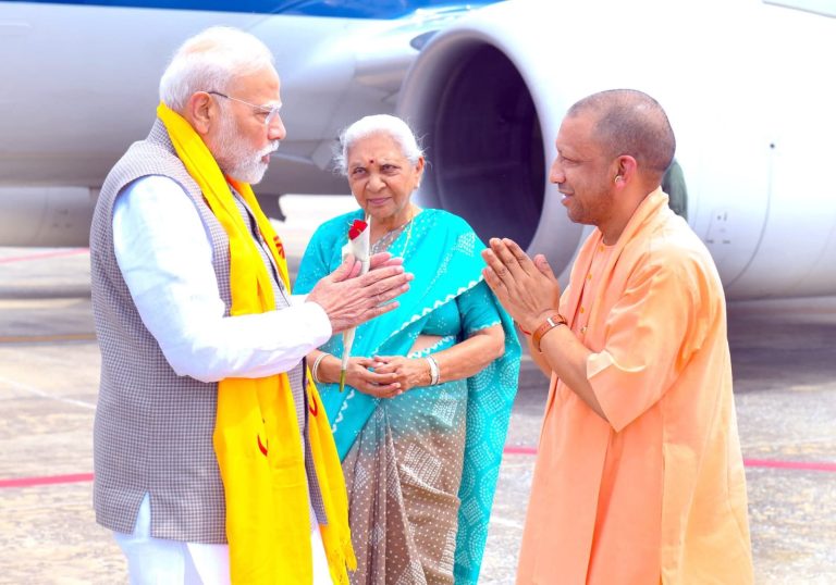 PM Modi Varanasi visit: PM Modi received a grand welcome in Kashi, atmosphere turned saffron