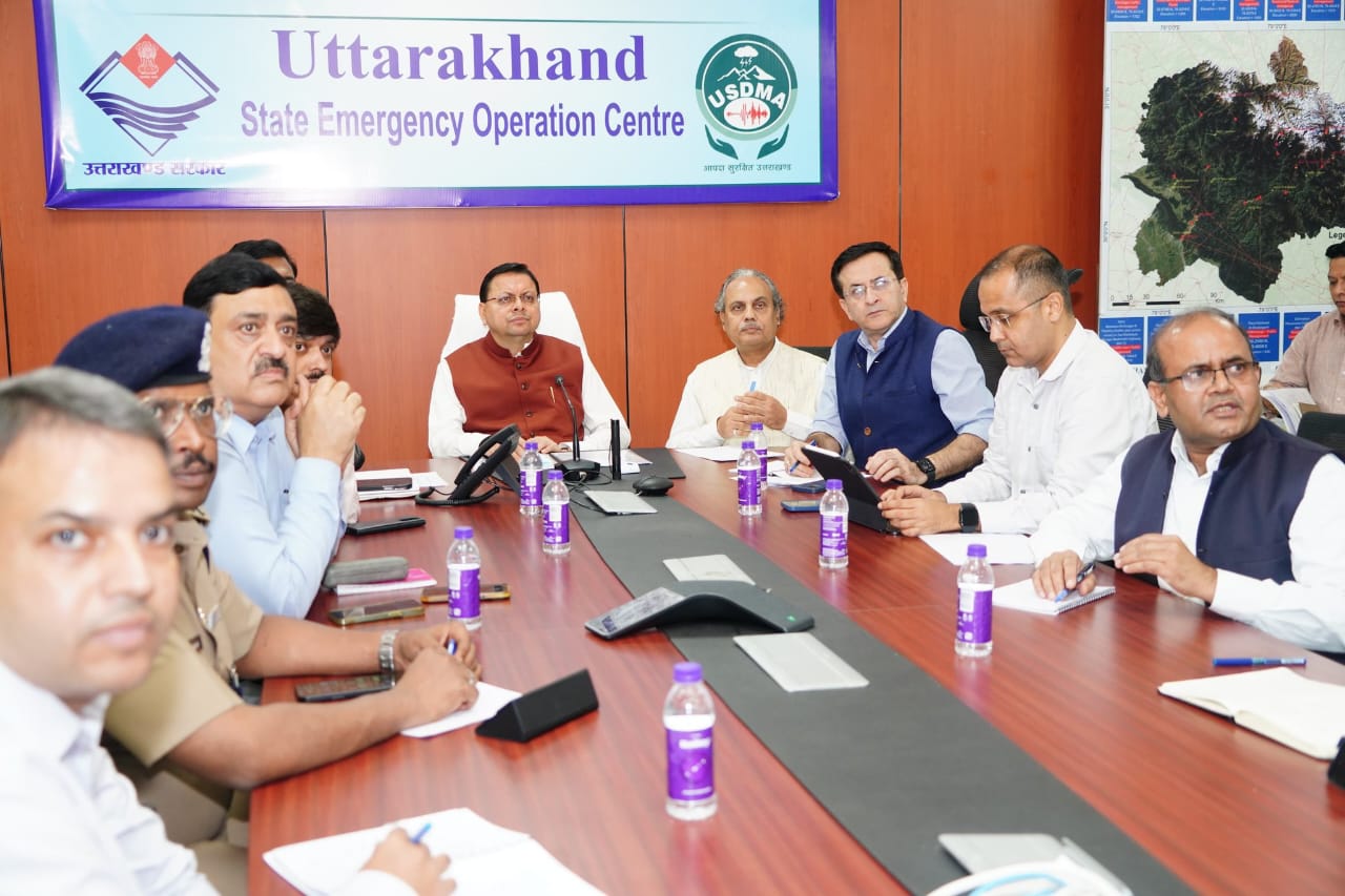 CM Dhami took charge from the disaster control room, relief and rescue work intensified