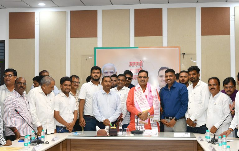 Rajasthan: Delegations from various communities made courtesy visits to the Chief Minister's residence, expressed gratitude for the schemes