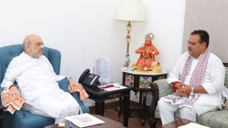 Rajasthan News: Amit Shah's plane returning to Delhi diverted to Jaipur, CM Bhajanlal Sharma reached the airport