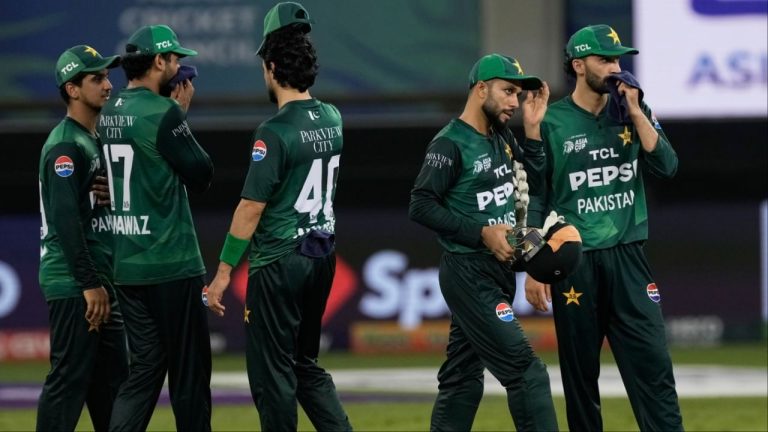 Asia Cup 2025: Remove the match referee from Asia Cup… Pakistan got furious for not shaking hands, knocked on ICC's door