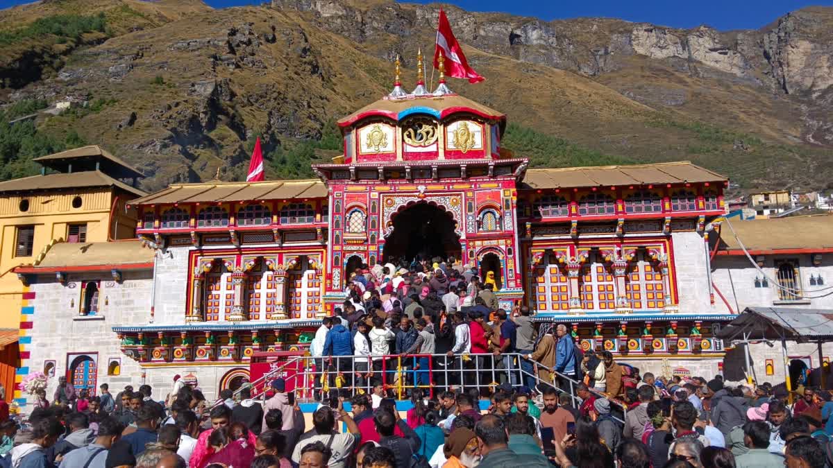 Badripuri is filled with colourful deities and pilgrims, with the number of devotees crossing 1.5 million.