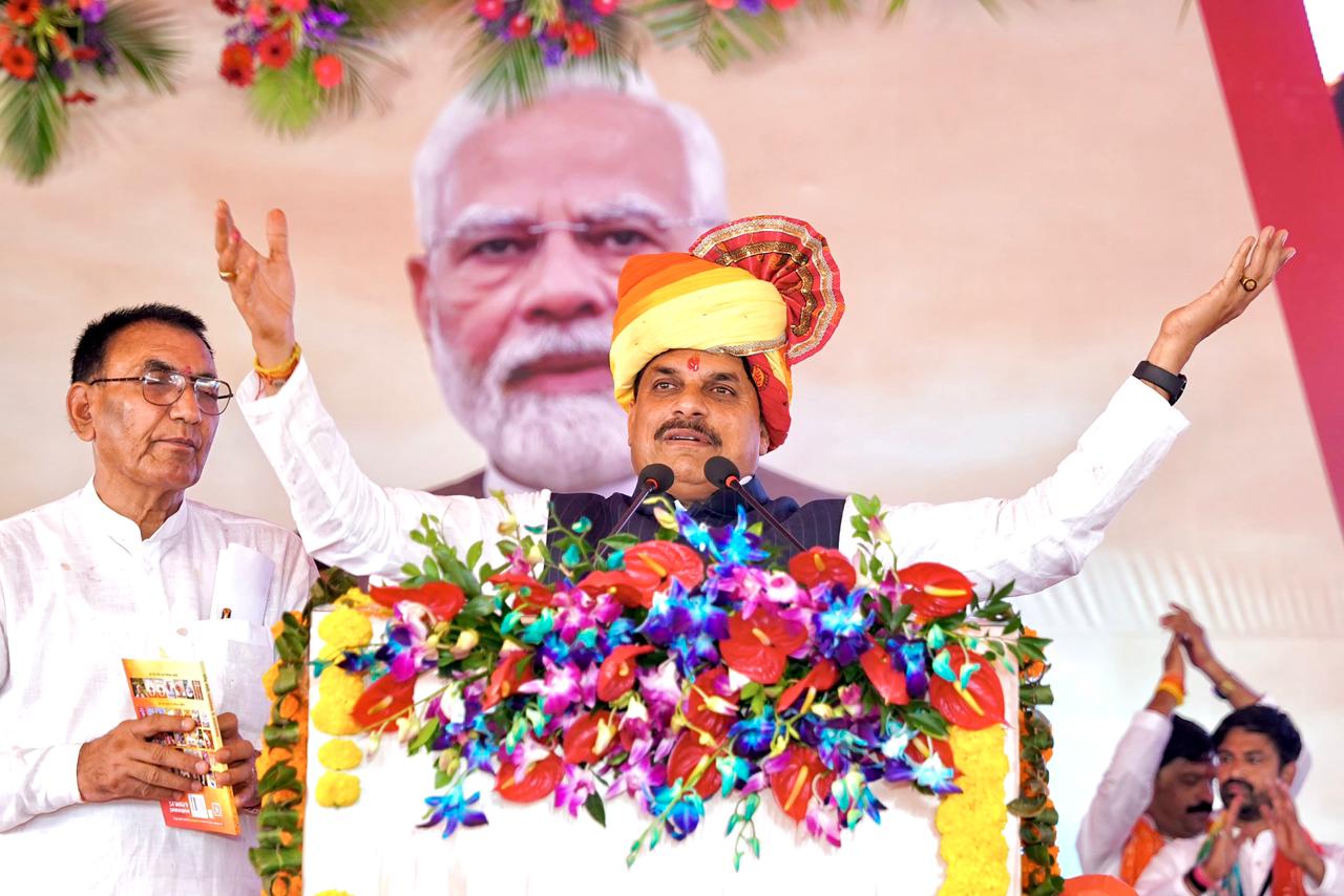 MP CM Mohan Yadav: धनतेरस पर मिला अपने घर का उपहार, नीमच के सैकड़ों परिवारों की दीपावली हुई रोशन
