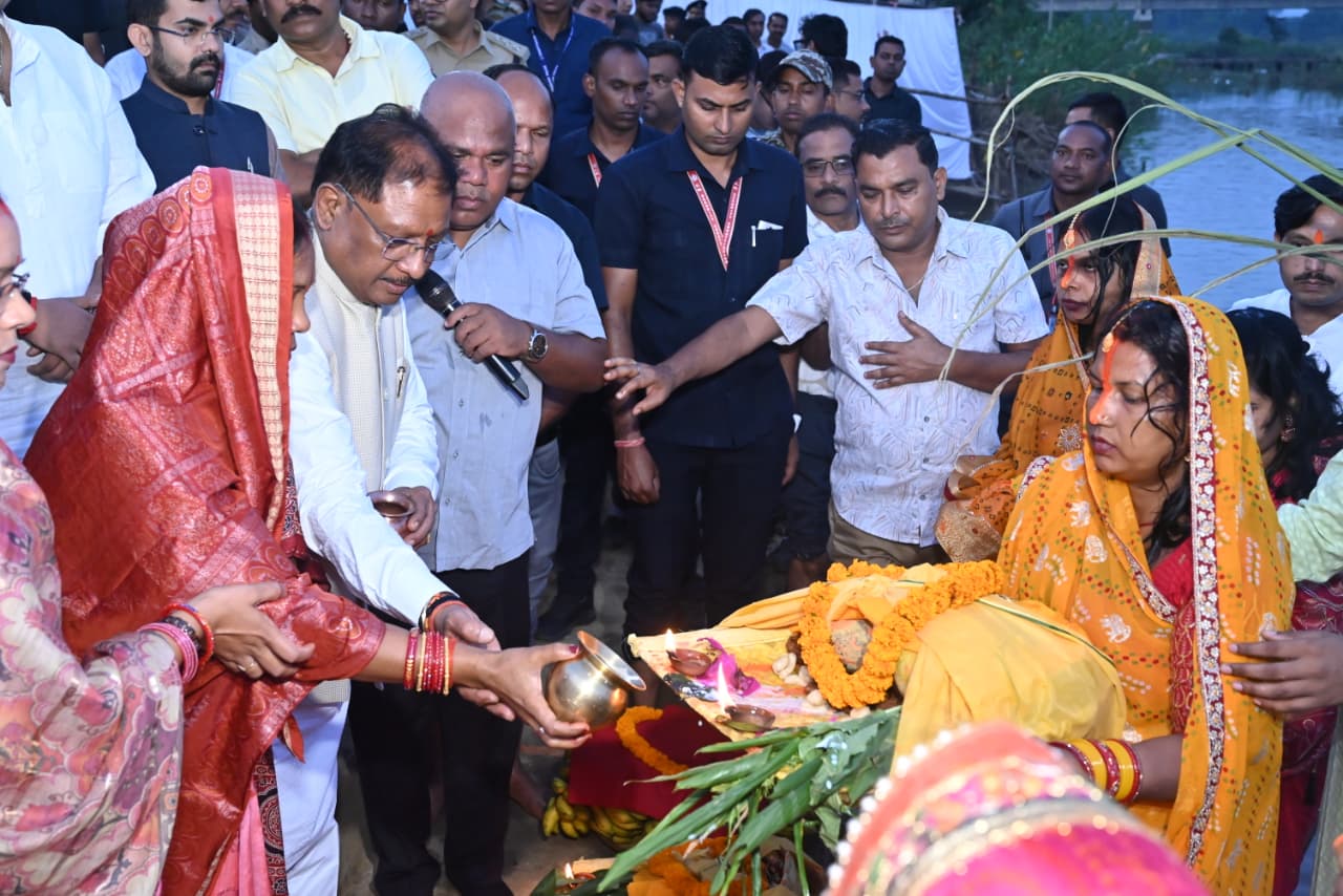 Every ghat in Chhattisgarh was bathed in faith on the occasion of Chhath Mahaparva, Chief Minister Sai offered Arghya, announced the beautification of Duldula Ghat!