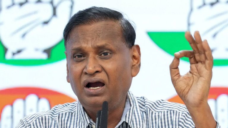 Delhi Blast: Blast near Red Fort! 9 dead, political uproar, Udit Raj's shocking statement