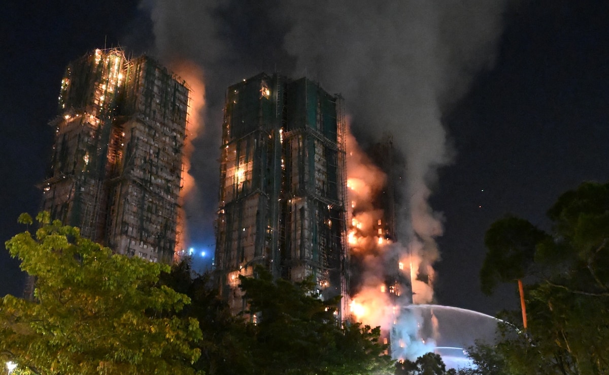 Hong Kong Fire: Massive fire breaks out in Hong Kong's high-rise society, 44 dead, hundreds missing and 3 arrested