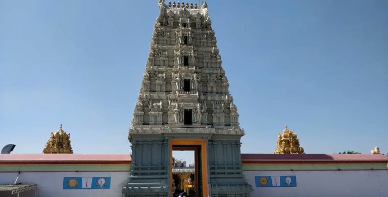 Tirumala Offline Darshan Tickets: Massive Crowds at Tirumala Balaji Temple Before New Year, Offline Darshan Tickets Suspended for Three Days