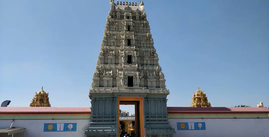 Tirumala Offline Darshan Tickets: Massive Crowds at Tirumala Balaji Temple Before New Year, Offline Darshan Tickets Suspended for Three Days