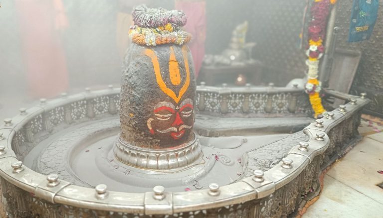 Ujjain Mahakal Bhasma Aarti: Devotees attending early morning Bhasma Aarti at Mahakaleshwar Temple, Ujjain