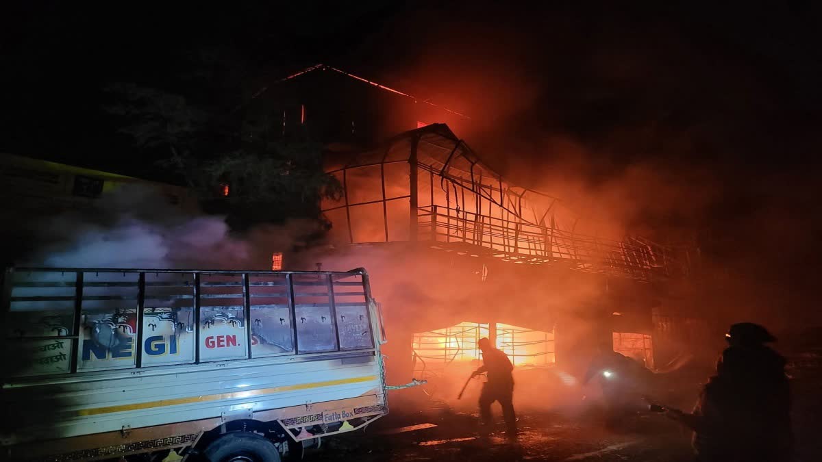 Fire incident at hotel and general store near Kedarnath Highway in Rudraprayag