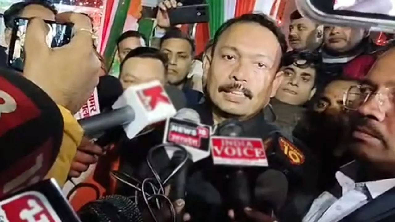 UP News: 'DM held me hostage for 20 minutes...' Serious allegations by City Magistrate Alankar Agnihotri, who resigned