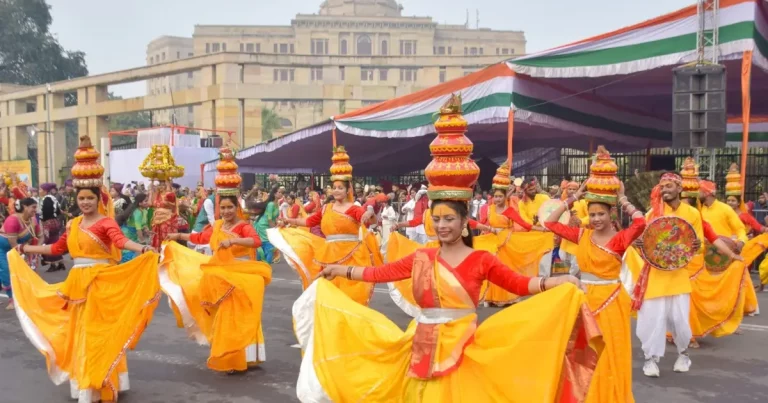 Republic Day Parade Rehersal Lucknow: Lucknow Republic Day parade full dress rehearsal with soldiers marching in discipline and patriotic atmosphere on city roads.