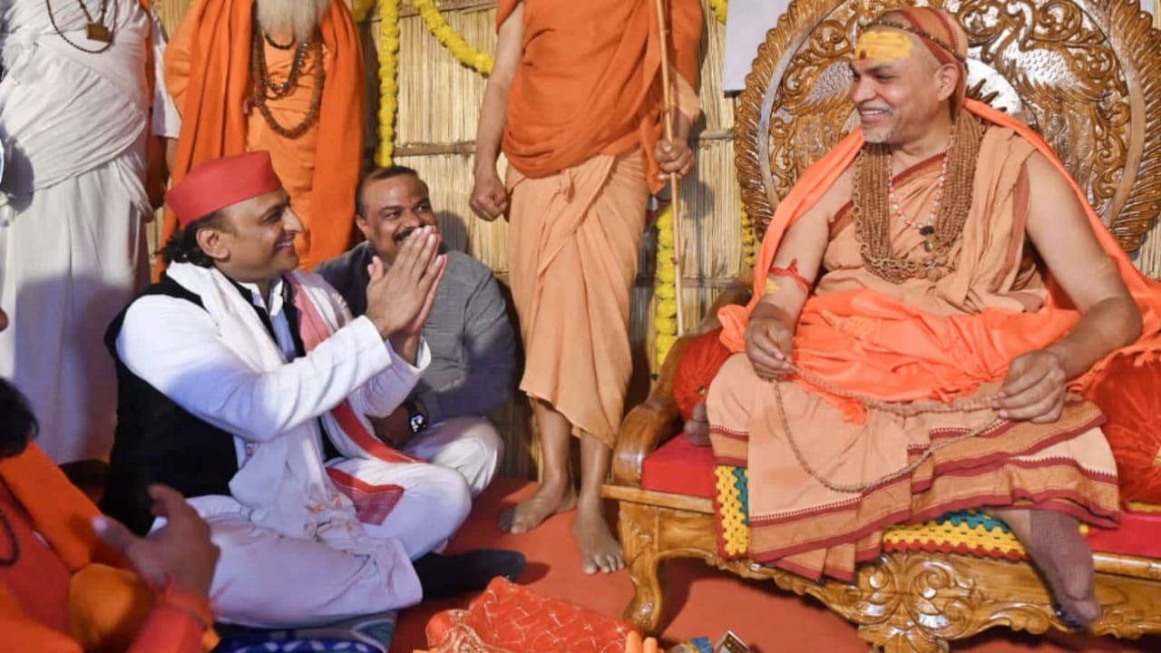 Prayagraj News: Akhilesh Yadav came out in support of Shankaracharya Avimukteshwarananda, said on the phone – we are with you