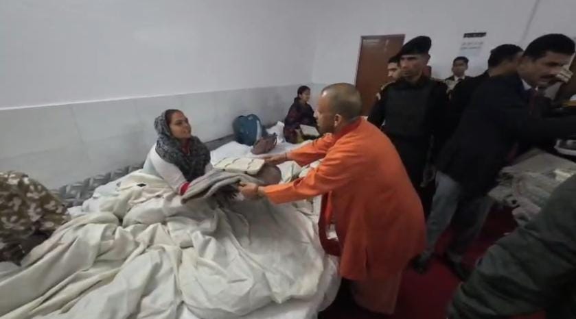 CM Yogi Adityanath: CM Yogi's relief measure for shivering children and the needy